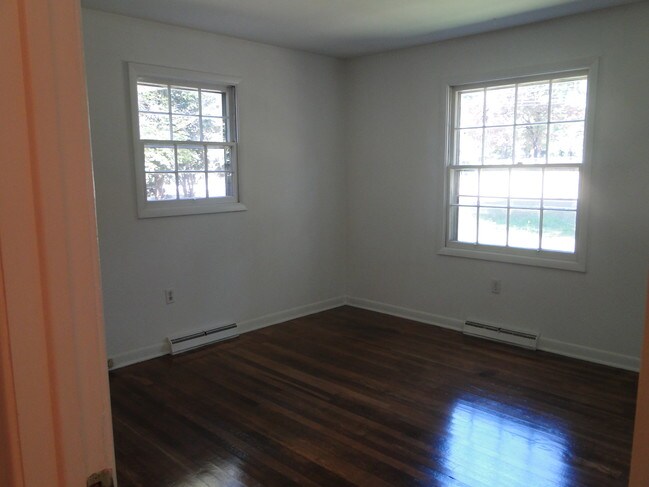 Habitación 2 - 1301 W Main St