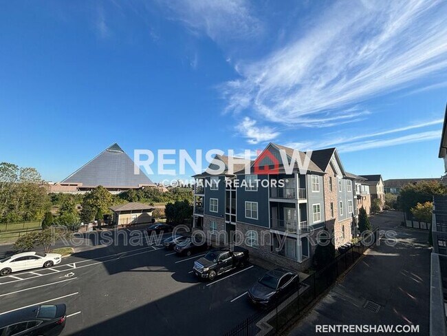 Building Photo - 380 Island Dr
