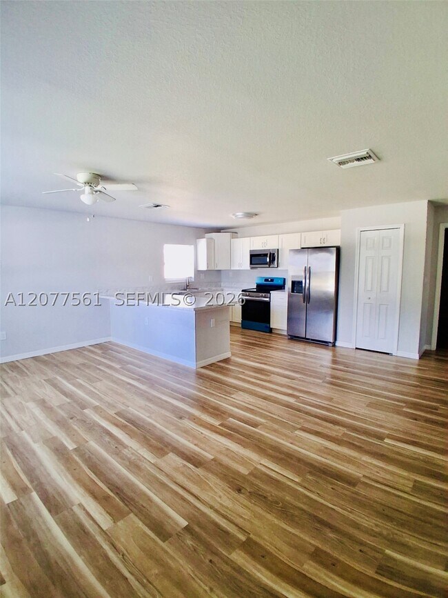 Foto del edificio - 1211 Ramona Ave