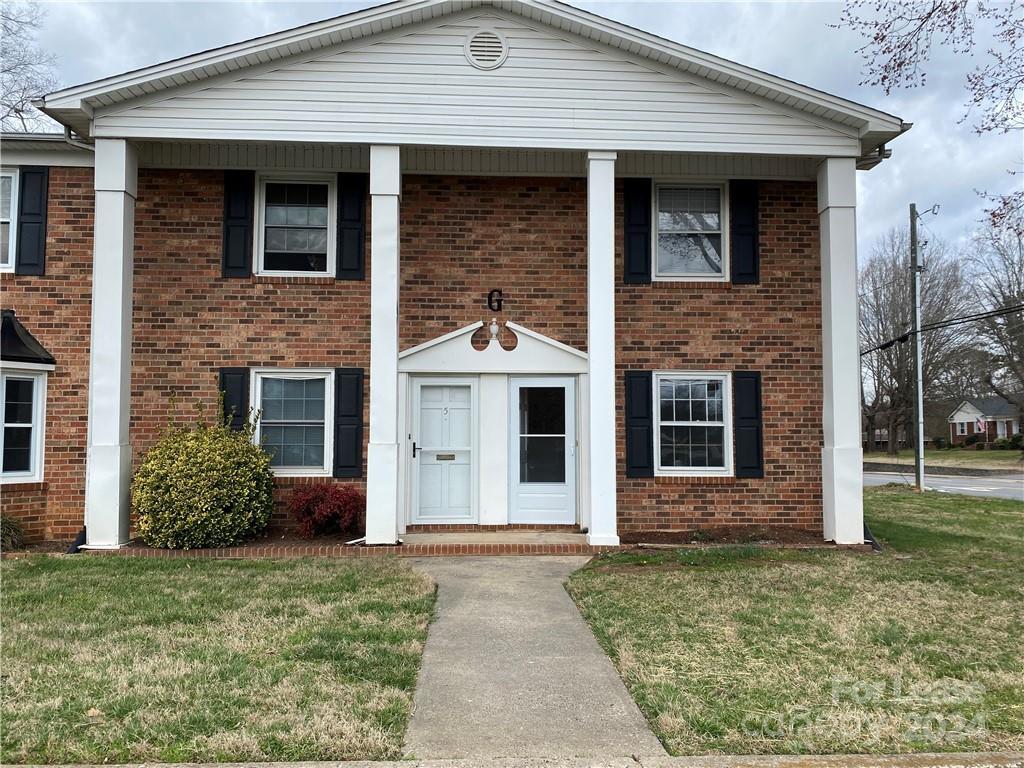 175 17th St NW Unit G6, Hickory, NC 28601 Condo for Rent in Hickory