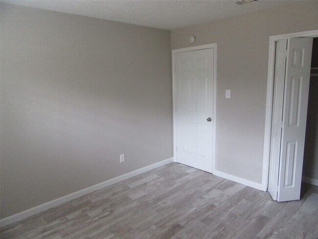 Foto del edificio - 25822 Glen Loch Dr
