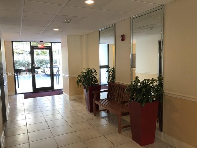 Building Photo - 150 Ocean Ln Dr