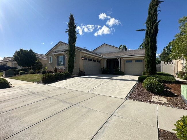 Foto del edificio - Seven Oaks Highgate Gated Community - READ...