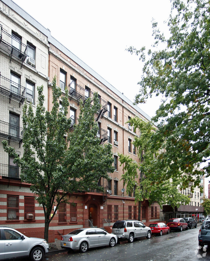 Building Photo - 663-665 Fox St