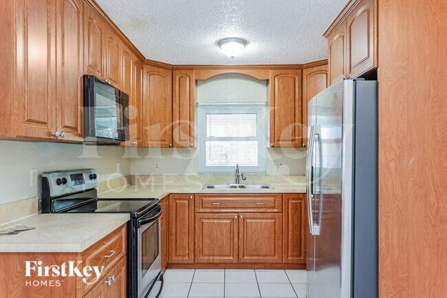 Foto del edificio - 4301 Tarpon Dr SE