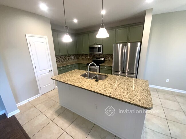 Building Photo - 668 Briar View Dr