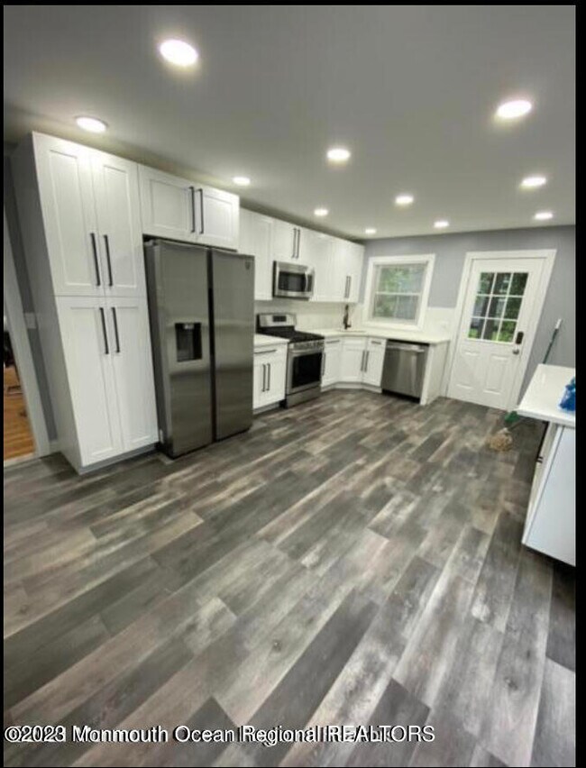 Building Photo - 437 Redmond Ave