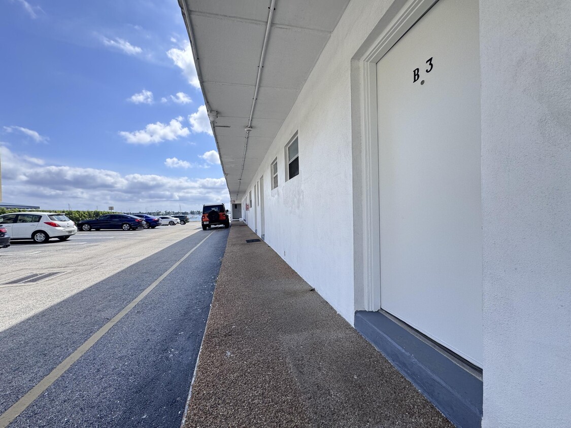 Primary Photo - 4500 N Flagler Dr