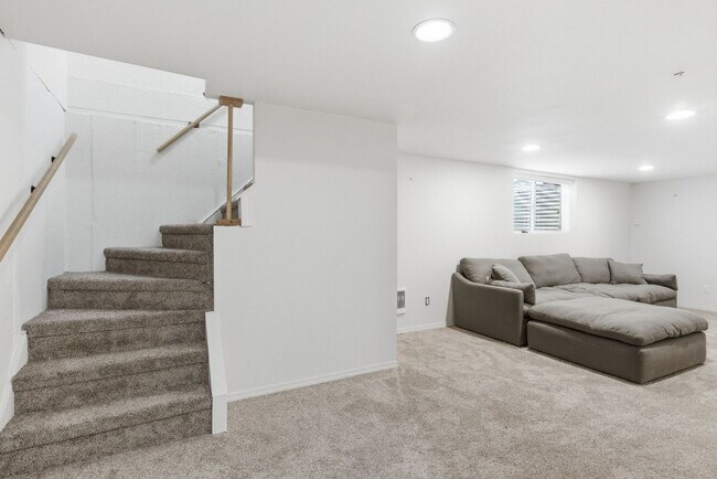 Building Photo - Modern & Cozy Spokane Retreat | Prime Location Near South Hill