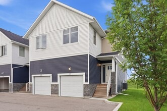 Building Photo - 510 Kloppenburg Cres