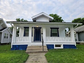 Building Photo - 920 W Jackson St