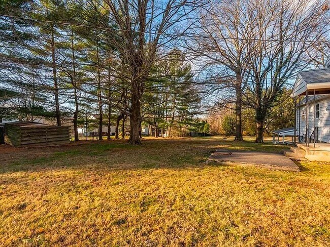 Building Photo - Complete Eastside Renovation - 4BR/4BA Lar...