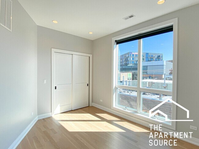 Foto del edificio - 1051 W Cornelia Ave