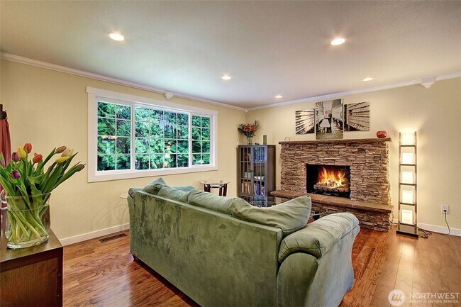 Building Photo - Kirkland Single family house SFH 3 bds 2 b...