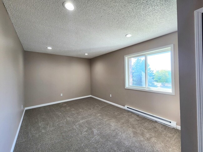 Building Photo - 6321 Buckboard Rd