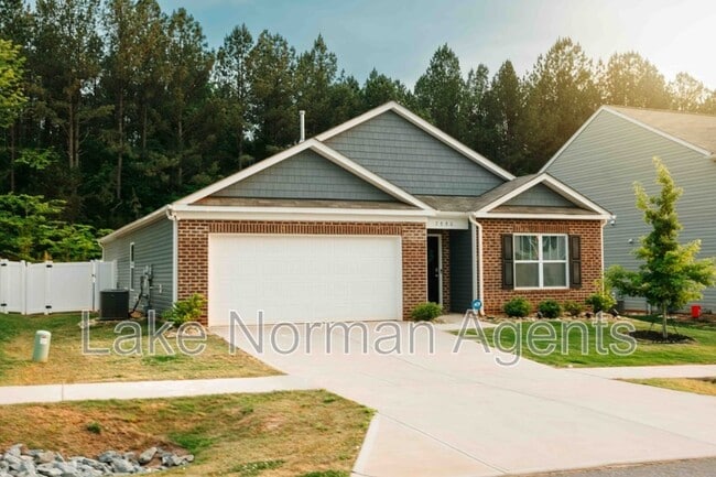 Foto del edificio - 2880 Sherrills Strm Dr