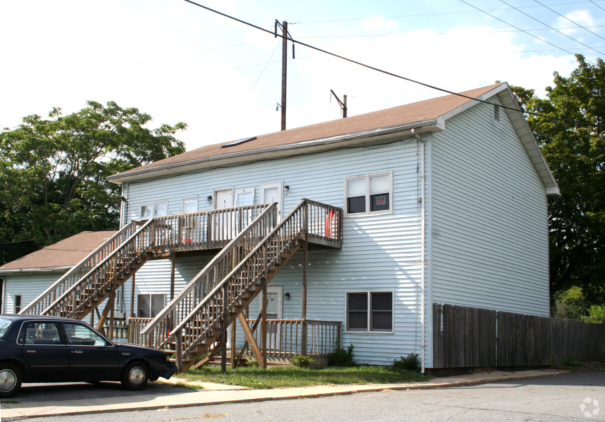 Foto principal - 305-309 N Main St