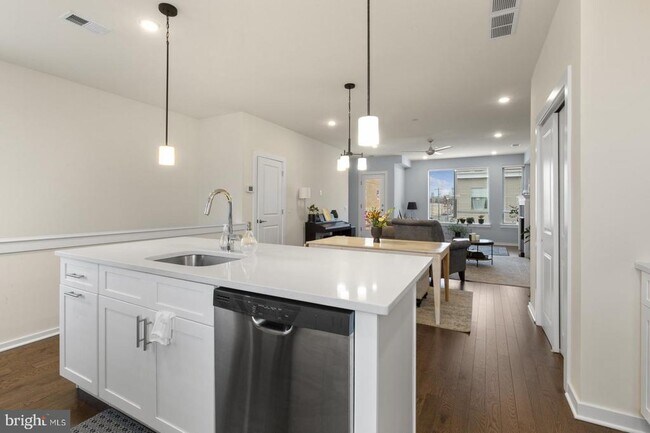 Foto del edificio - 2146 Kensington Ct