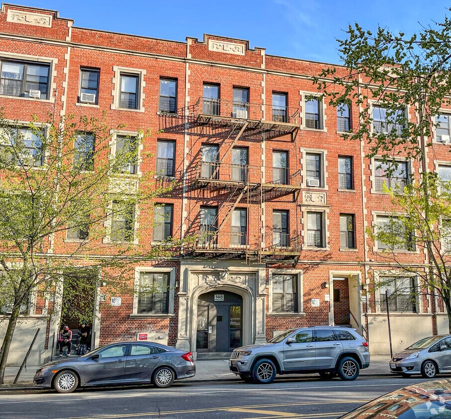 Primary Photo - 148 Parkside Avenue