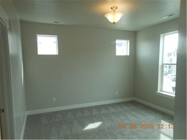 Building Photo - 4192 W McKellen Dr
