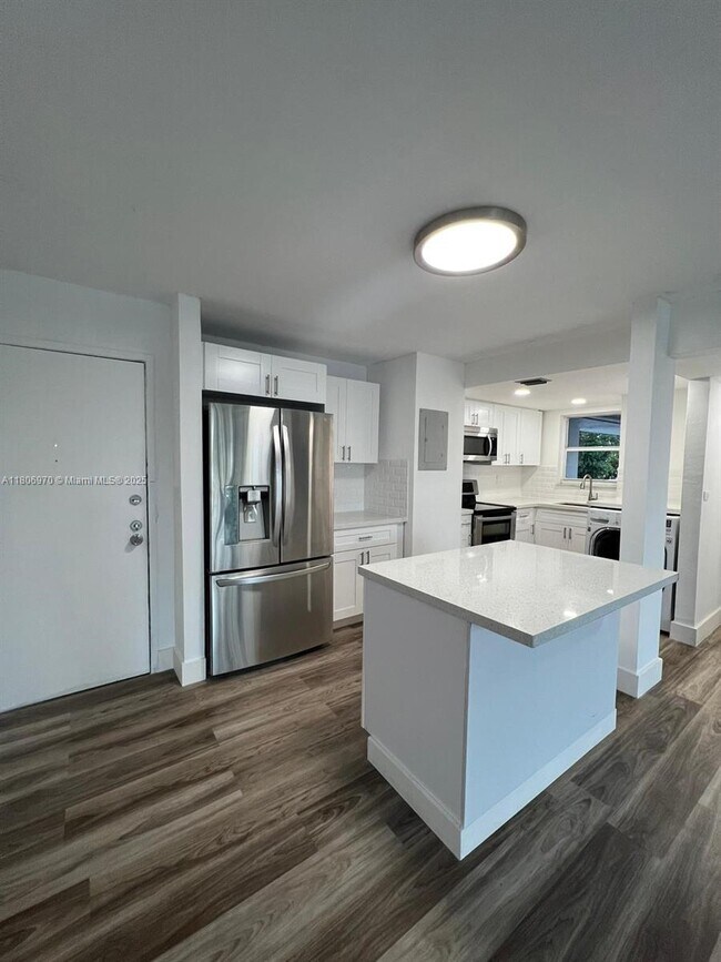 Foto del edificio - 310 Fontainebleau Blvd