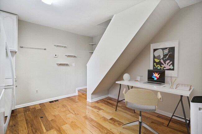 Building Photo - 2222 Gough St