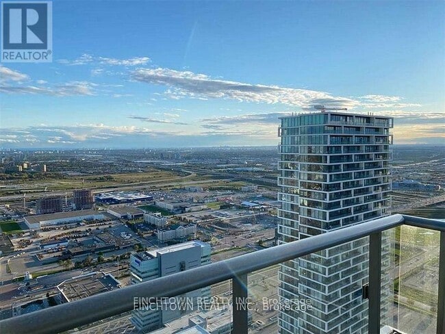 Building Photo - 950 Portage Pkwy