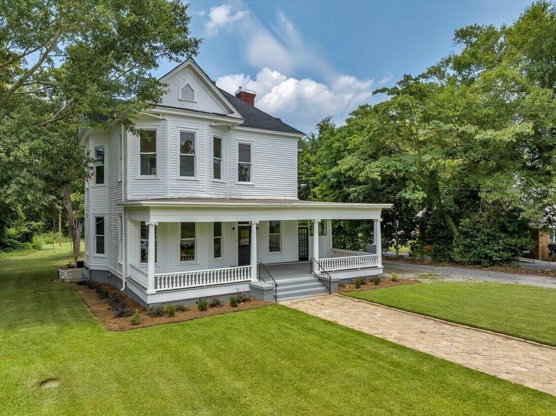 Foto principal - 909 Bellevue Ave