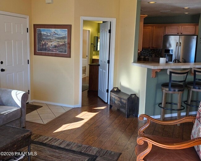 Foto del edificio - 1975 S Blooming Hills Dr