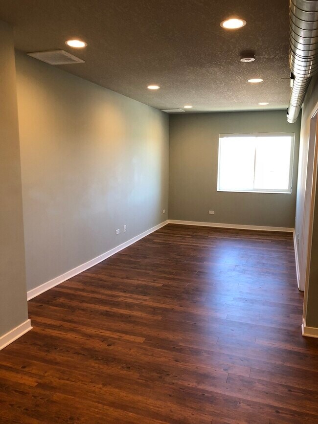 261 S West Ave Unit 261, Kankakee, IL 60901 Apartment for Rent in