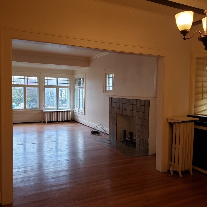 Primary Photo - 2145 Scottwood Ave