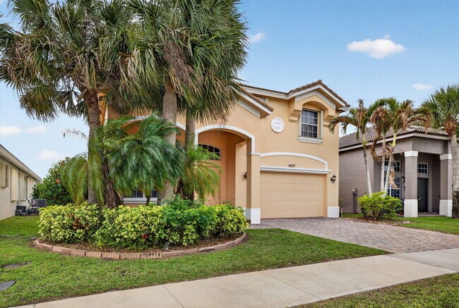 Foto del edificio - 2237 Newport Isles Blvd