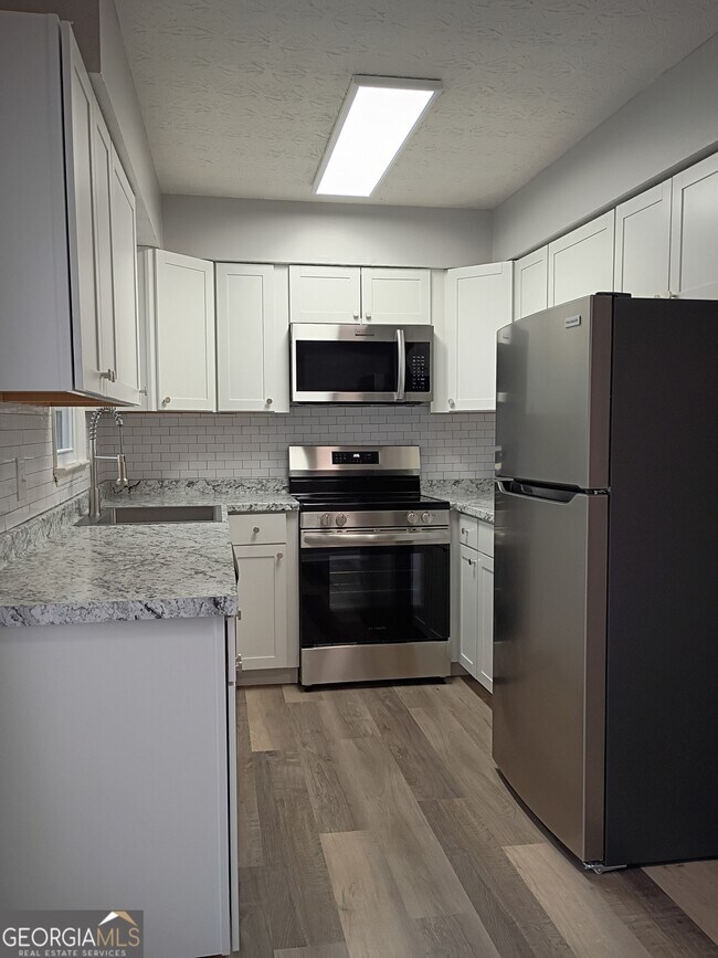 Foto del edificio - 10 Oak Mt Dr