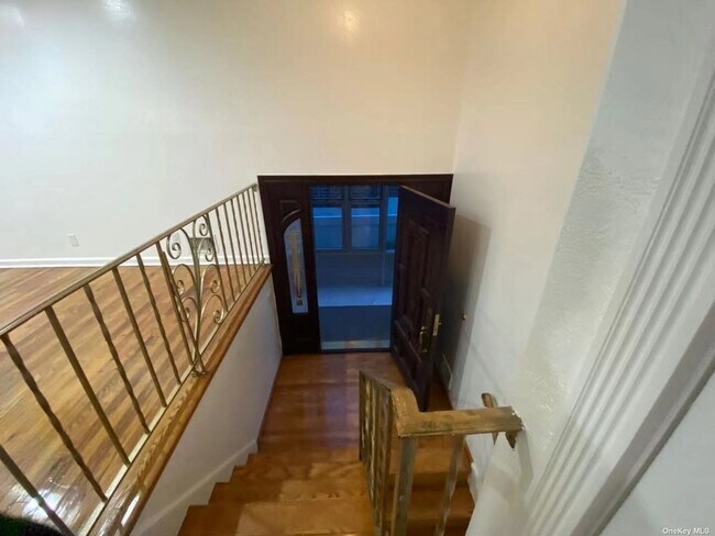 Building Photo - 146-12-146-27 27th Ave