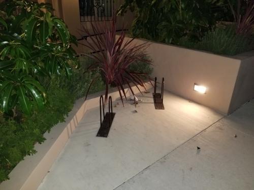Building Photo - 2 bedroom in Toluca Lake CA