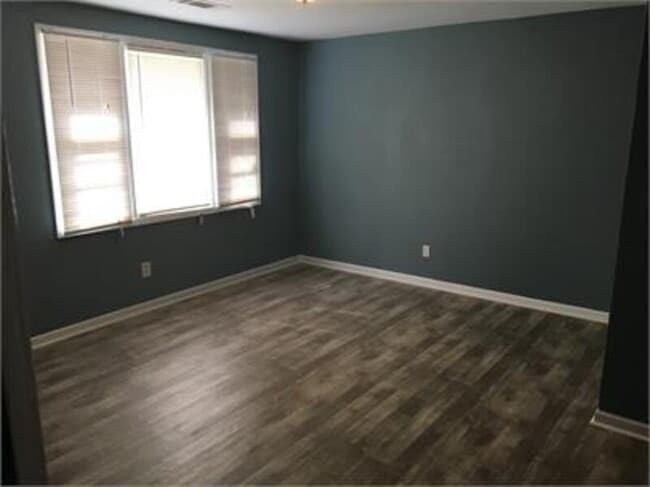 Building Photo - 324 Macedonia Rd SE