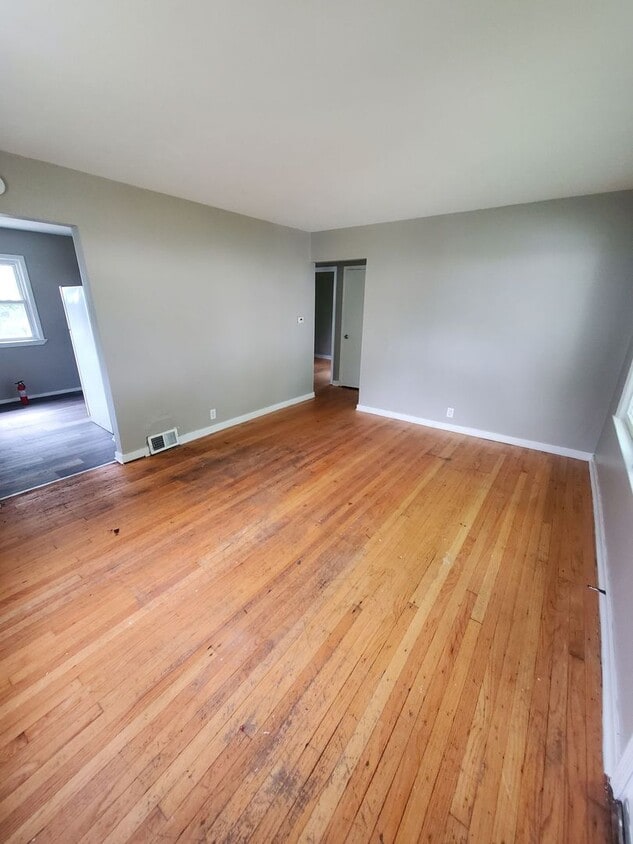 Primary Photo - 5688 N 56th St