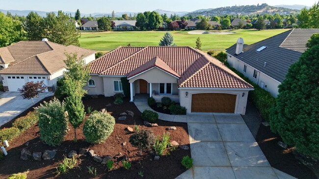 Foto del edificio - 143 Pine Lake Dr