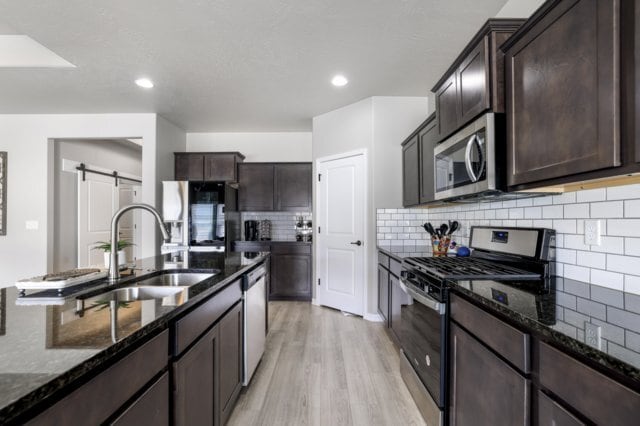Foto del edificio - 1419 Blue Grouse Way