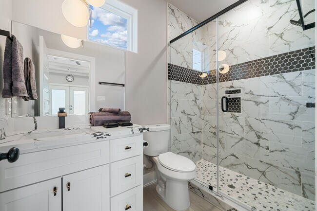 Foto del edificio - 8521 Brandon St