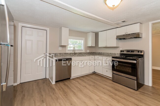 Building Photo - 8444 Barcelona Ave