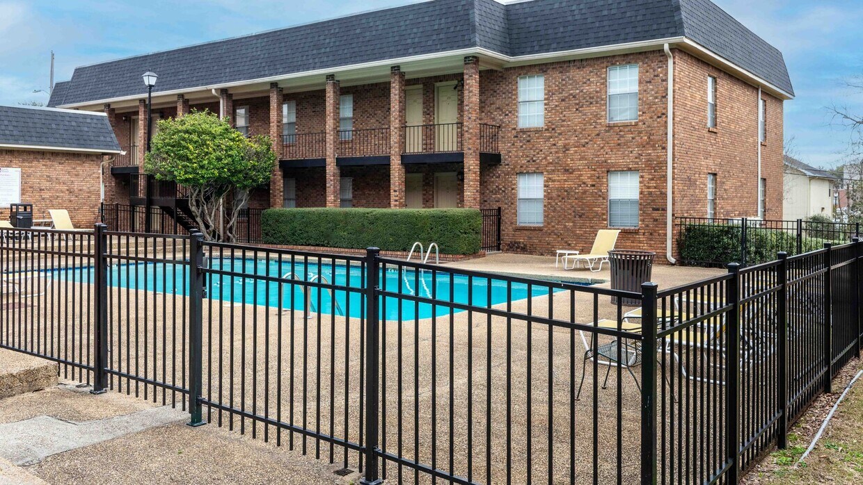 Foto principal - Hardy Manor Apartment Homes