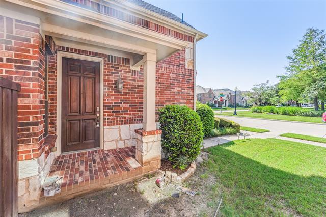 Building Photo - 2121 Walnut Square Dr