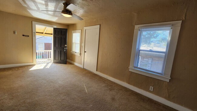 Foto del edificio - 1 Bedroom Apartment