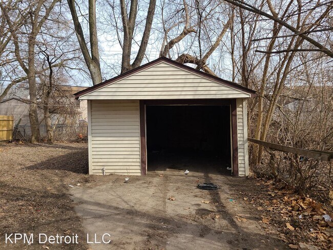 Building Photo - 3 br, 1 bath House - 7434 Clayburn st