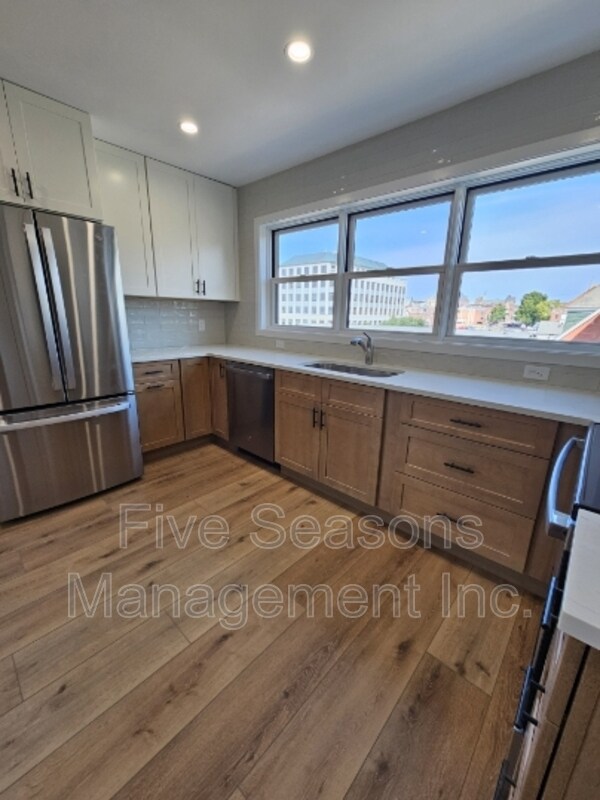 Photo - 199 King St Apartment