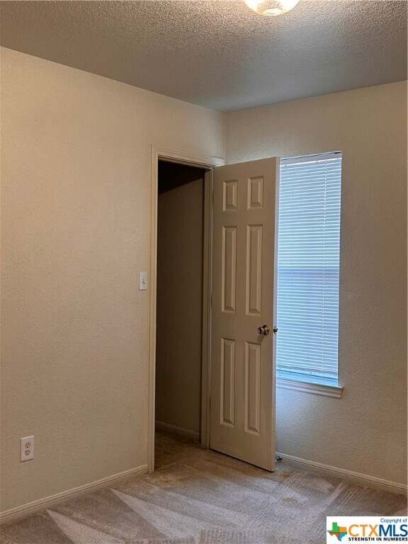 Building Photo - 3208 Raven Dr