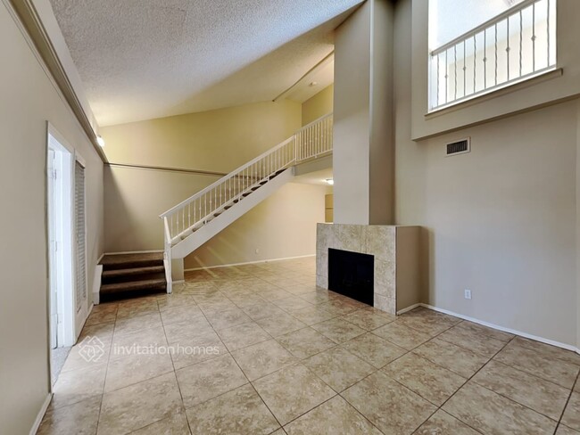 Building Photo - 6313 W Becker Ln
