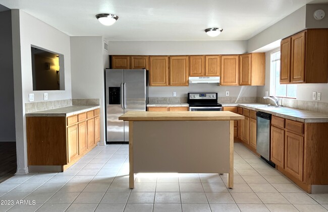 Building Photo - 8707 W Ironwood Dr