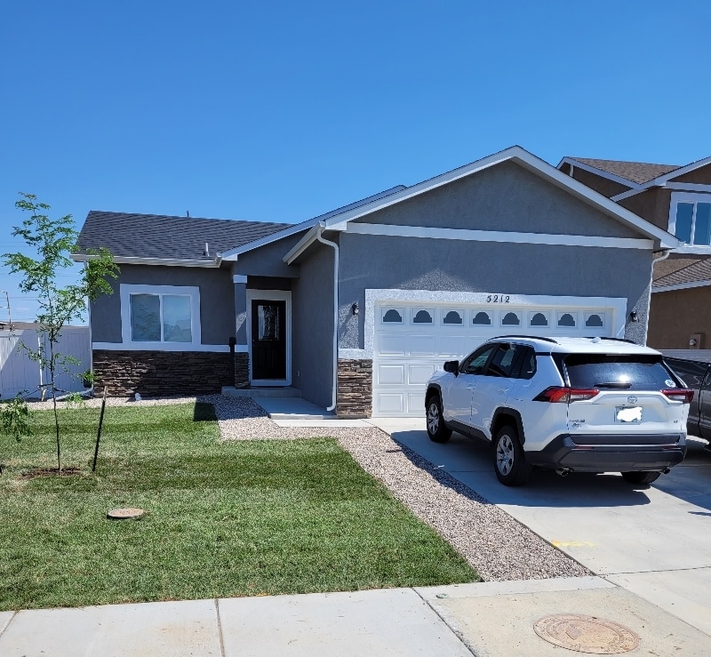 Primary Photo - 5212 Crested Hill